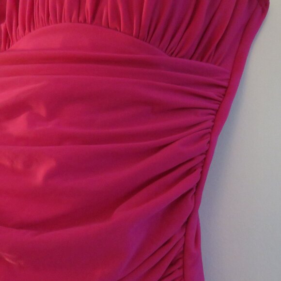 MIRACLESUIT Rialto Hot Fuchsia Pink Ruched Slimming One Piece Swimsuit - Size 16 - Picture 5 of 15